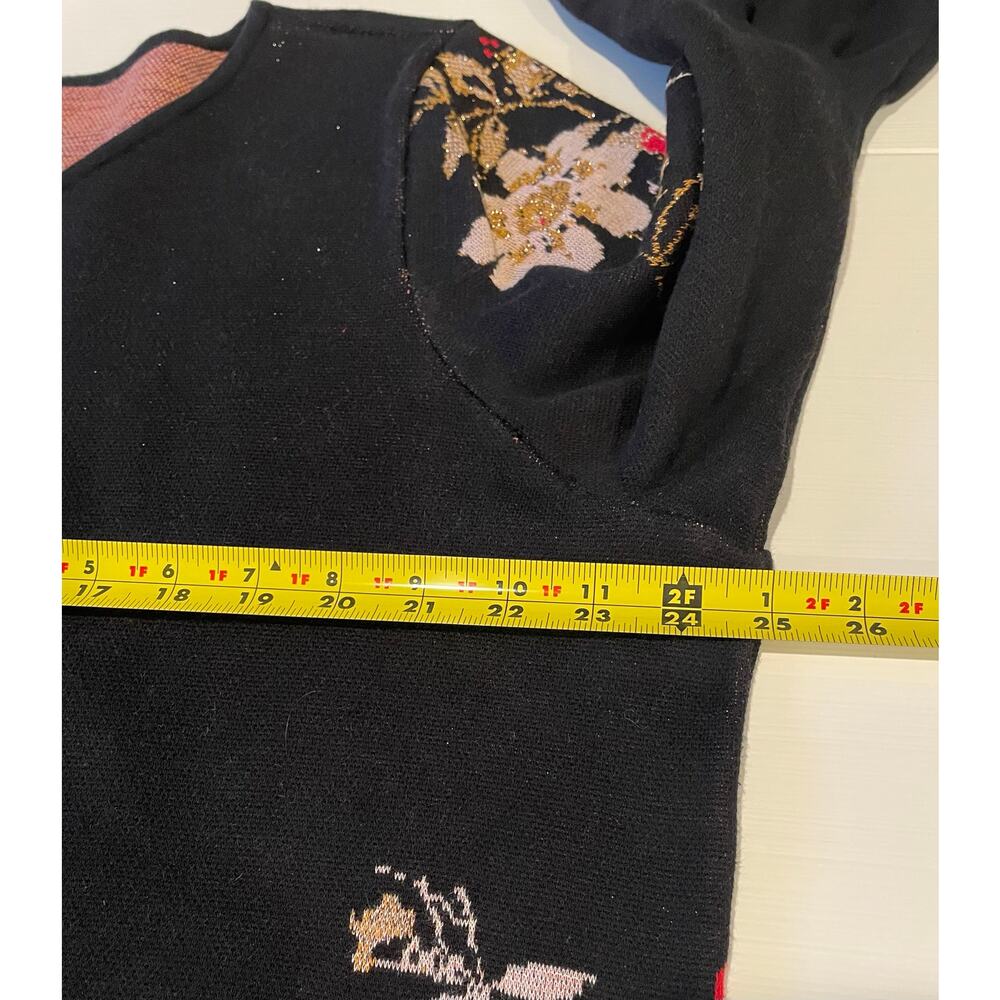 Chico’s Pullover Knit Sweater Floral Sz XXL Bell Sleeves Black Red Gold Metallic - Picture 9 of 10